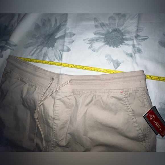 NWT! Beverly Hills Polo Club Shorts (Bermuda length) Women’s Size Large!! - Picture 11 of 14